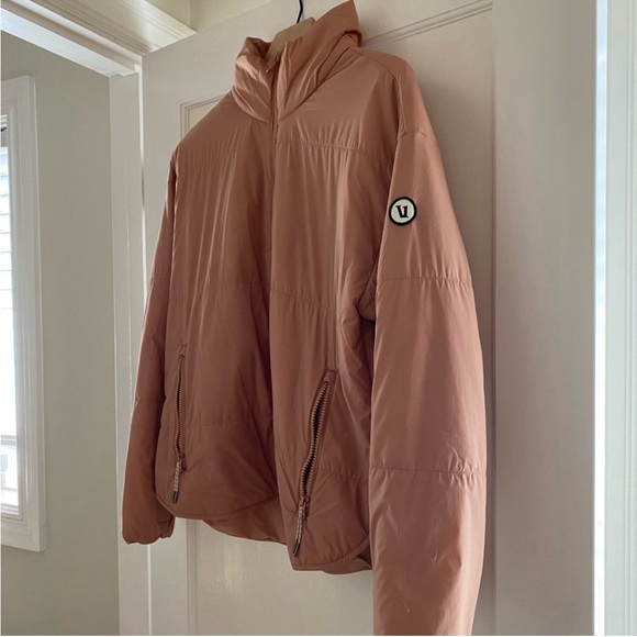Vuori Canyon Insulated Jacket in Rose Pink Size Large - Picture 4 of 7